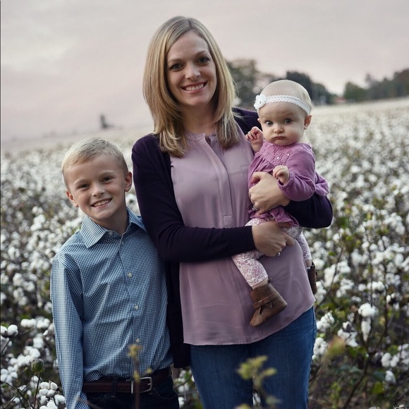 Meet your Posher, Jennifer - Picture 1 of 5